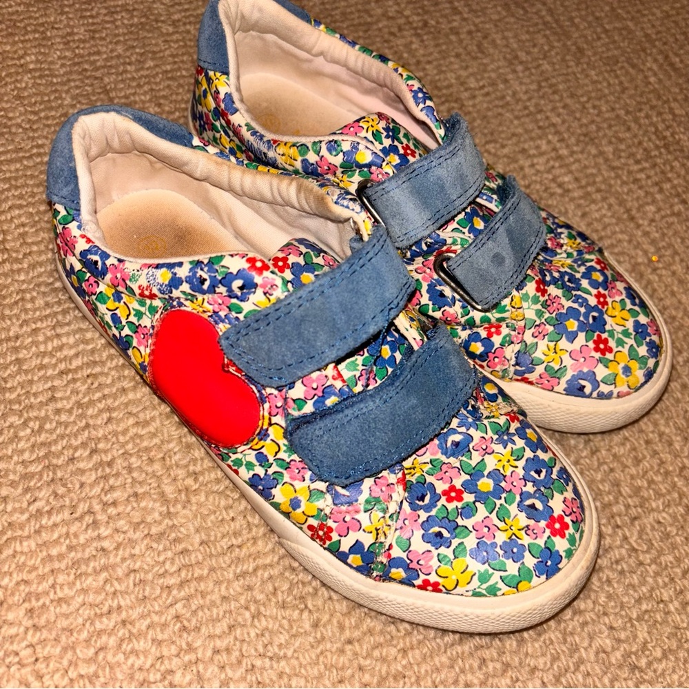 Mini Boden Blue Red Mini Floral Print Canvas Sneakers Red Heart 32 (US13)